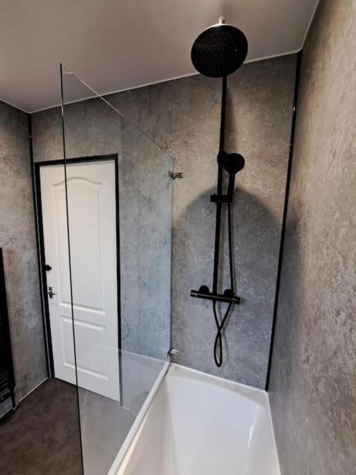 Glasgow Apartment Close To The Airport Renfrew Eksteriør bilde