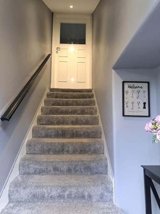 Glasgow Apartment Close To The Airport Renfrew Eksteriør bilde