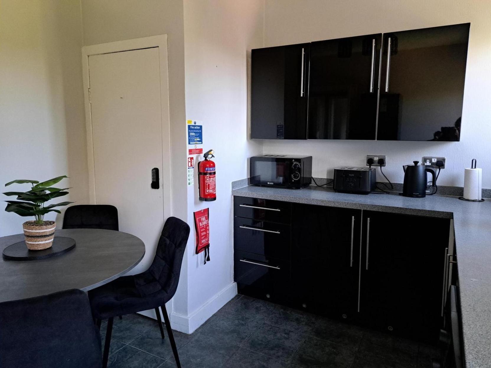 Glasgow Apartment Close To The Airport Renfrew Eksteriør bilde